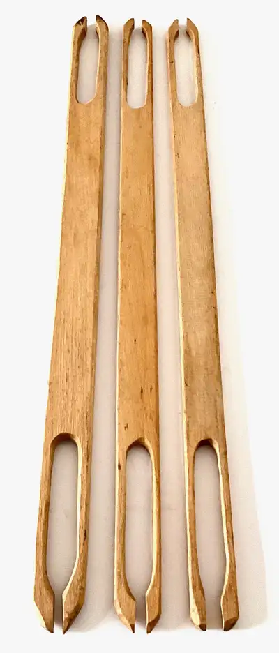 Antiquité. Collection Ensemble de trois navettes en bois, View more