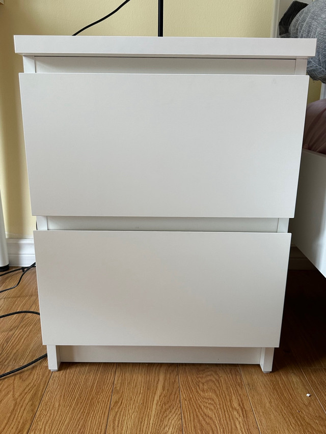 MOVING SALE - single side table  in Other Tables in Mississauga / Peel Region - Image 2