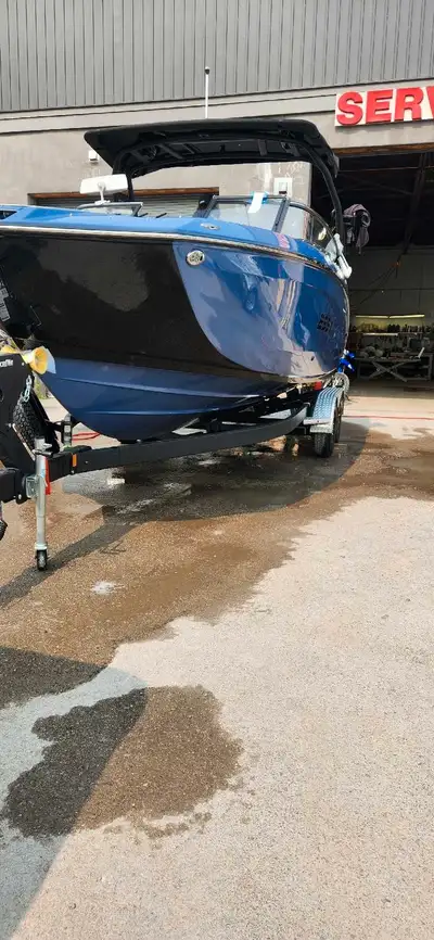 Yamaha Boat 225 XD, View more
