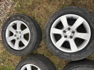 4 Mag Hyunday en bon état à vendre, négociable un peu. Acheteurs sérieux appelez au 514 831-6643