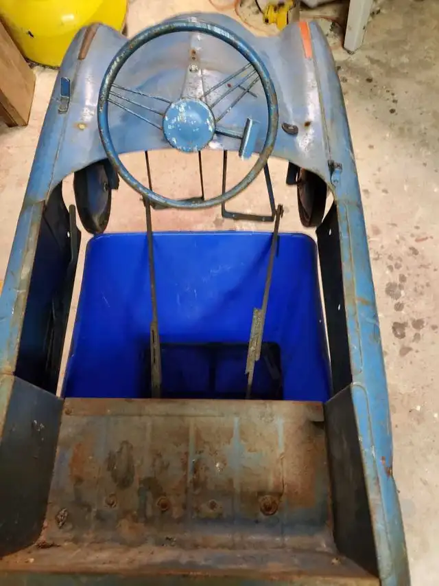 pedal car in Arts & Collectibles in Brantford - Image 4