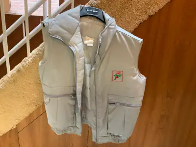Diet 7Up winter vest size M/L, View more