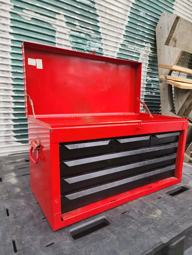 6 Drawers Red  With Black Sliding Drawers Tool Chest in Tool Storage & Benches in Windsor Region - Image 3