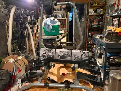 Support à vélo sur attache (boule) de voiture pour 3velos