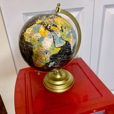 Vintage Brass World Globe - Black in Arts & Collectibles in Burnaby/New Westminster - Image 3