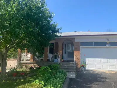 Located in a quiet and mature neighbourhood. Steps away from the transit stop, school, park, and gro...