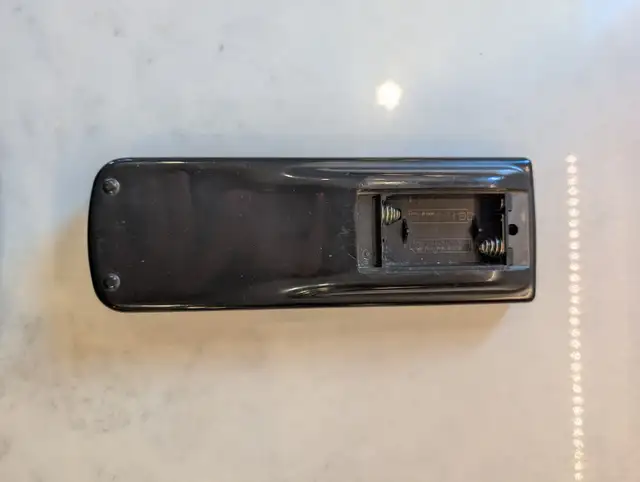 Sony SLV-494HF VCR Hi-Fi Stereo and Sony RMT V102 Remote Control in General Electronics in Markham / York Region - Image 10
