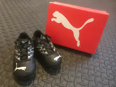 Souliers de soccer (enfants de 4 ans) - 25$, View more
