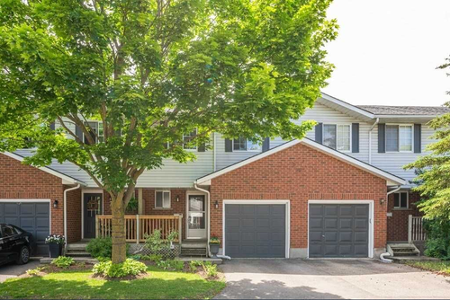 Exquisite and Serene Well-Maintained 3-bedroom condo townhome, Locate in desired Upper Beachwood Wes...