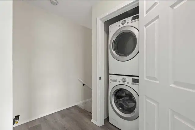Pet-Friendly 2BR Townhouse with New Flooring & In-Unit Laundry in Long Term Rentals in Vernon - Image 9