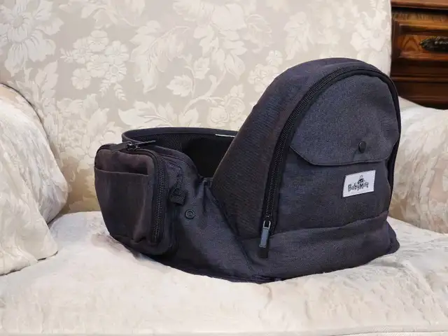 BabyHipster Carrier in Strollers, Carriers & Car Seats in City of Toronto - Image 4
