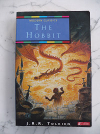 THE HOBBIT ( J.R.R. TOLKIEN ) BOOK IN ENGLISH