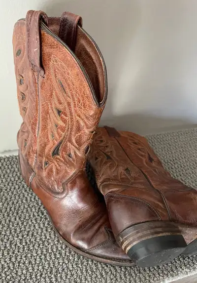Comfy Vintage Boots, Resoled for $85 size 6 - 7 men’s, 8-81/2 women’s asking $85.
