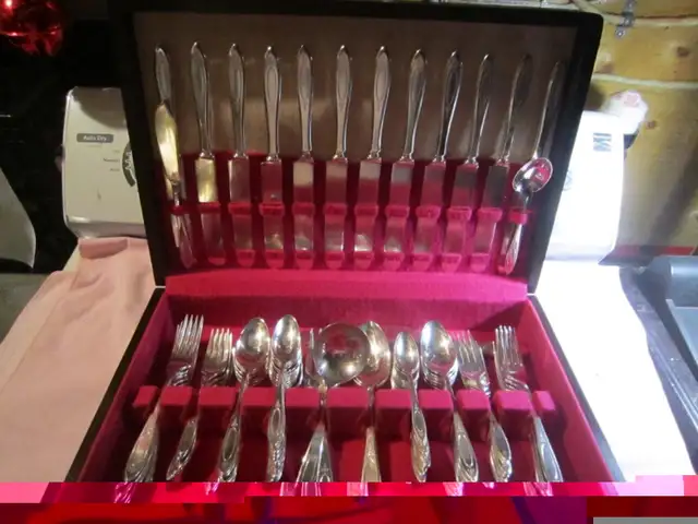 ADAMS silverware set for 12 in Arts & Collectibles in Saskatoon - Image 3