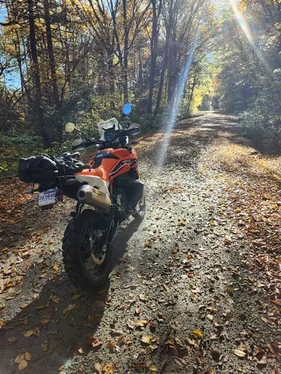Moto très rare. En excellente condition. Pour acheteur sérieux seulement. Jean (819) 430-2755