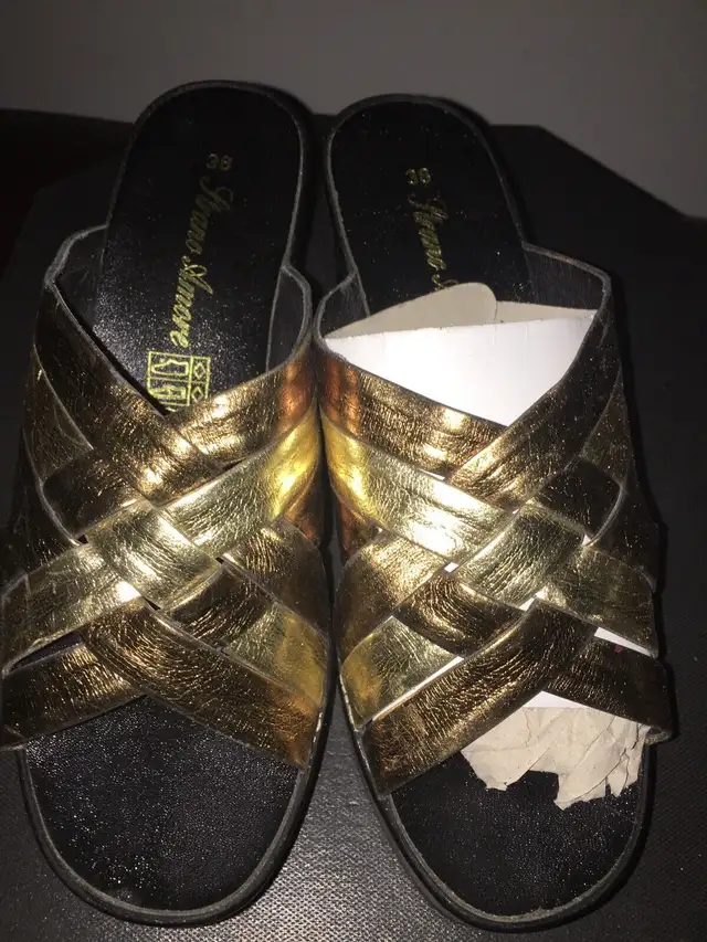 Ladies sandal  in Women's - Shoes in Calgary - Image 3