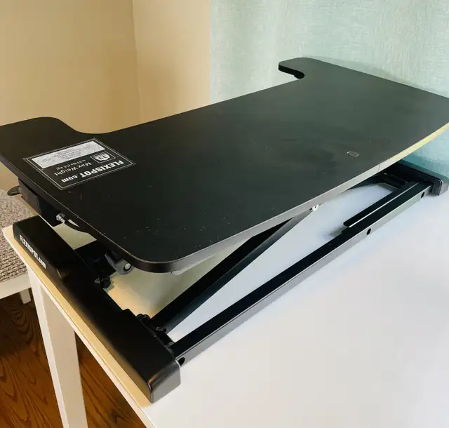 Flex spot Desk in Other in Dartmouth - Image 3