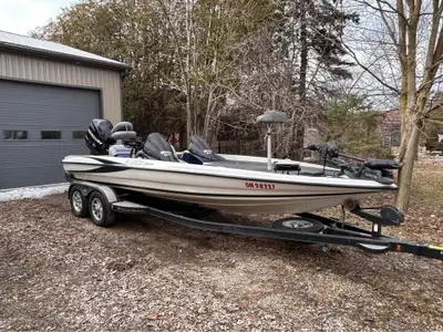 Good shape 2006 Triton TR-21X Includes: Garmin Force 36V Trolling Motor 2006 Mercury ProXS Optimax 2...
