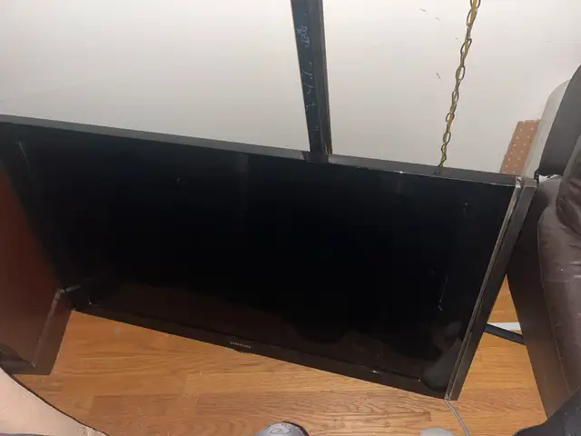 Samsung tv  in TVs in Ottawa - Image 2