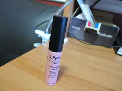 nyx, rouge a lèvres rose pâle, View more