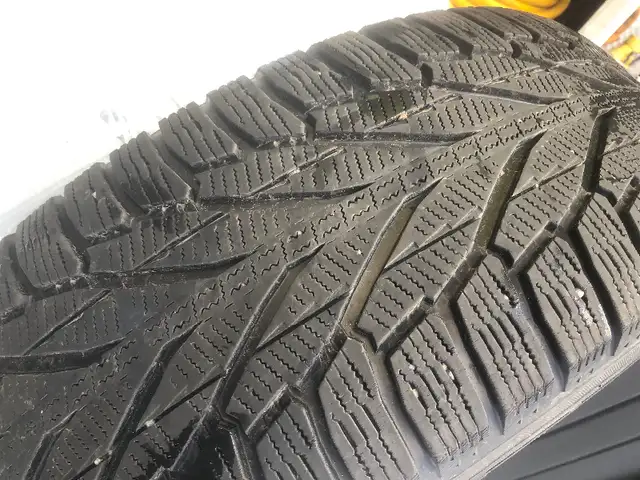 Pneus Nokian 245-65-17 in Tires & Rims in City of Montréal - Image 3