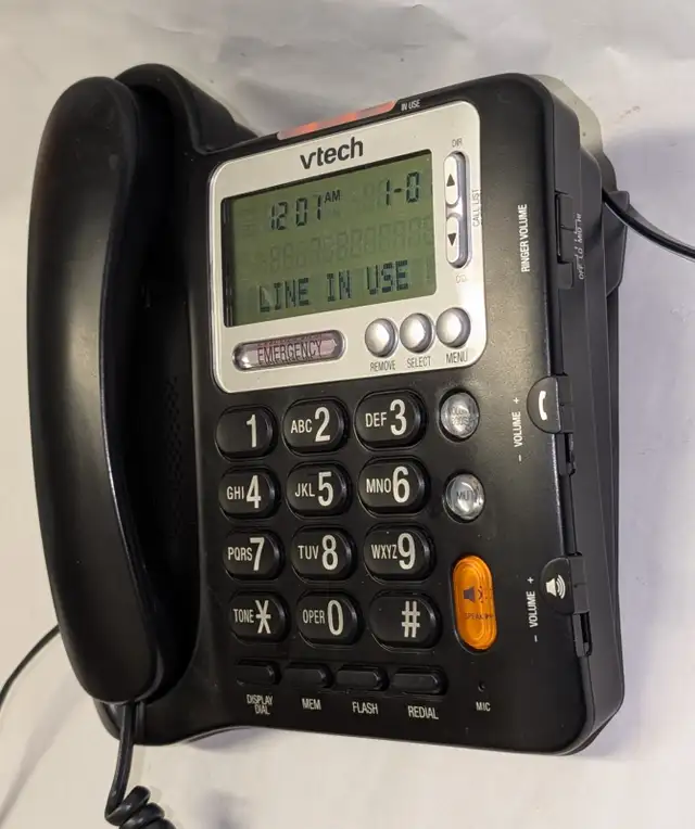 VTech CD1281 corded big button telephone in Home Phones & Answering Machines in Stratford - Image 4