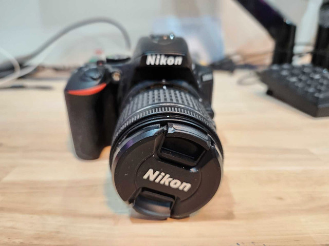 Nikon D5600 w/18-55mm 1:3.5-5.6 lens in Cameras & Camcorders in Leamington - Image 3