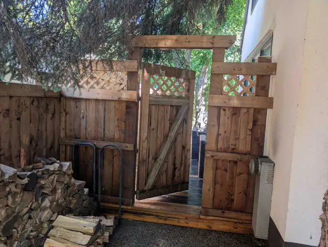 Quality fences and decks533461900292925441