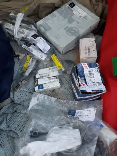 Sold my Little 2012 Baby Benz a year ago, still found some Spare-parts in the Garage, from Rear Brak...