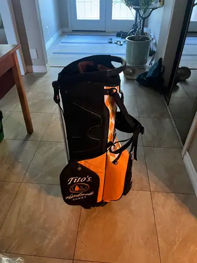 Tito’s Golf Bag, Voir plus