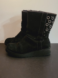 UGG CLASSIC MADISON GROMMET BLACK SUEDE BOOTS
