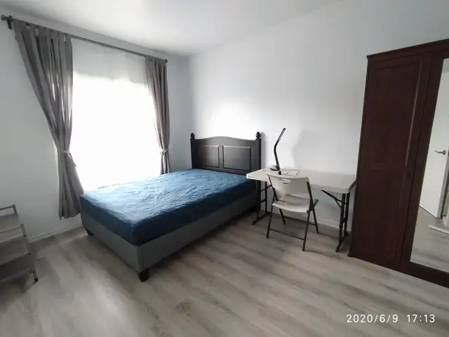 Big room, one min to metro Monk, All included. for