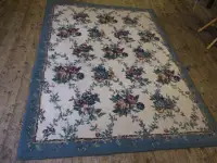 Beautiful LARGE Floral Pattern Area Rug