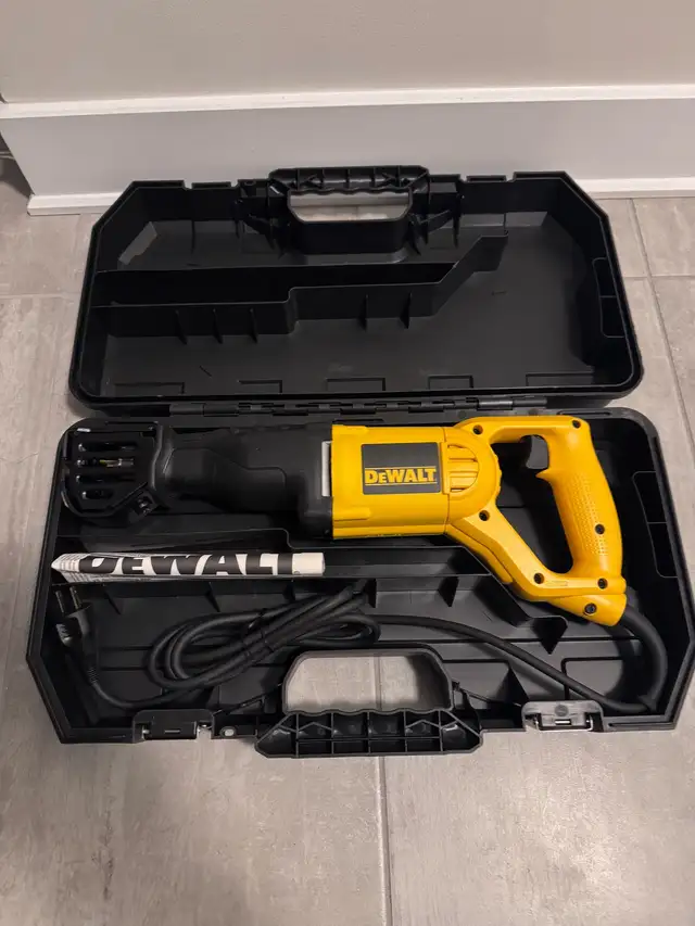 DeWalt RECIPROCATING  SAW in Power Tools in Ottawa - Image 2
