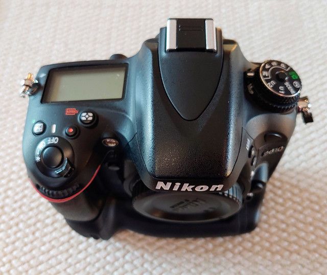 Nikon D610 with a grip in Cameras & Camcorders in Red Deer - Image 2