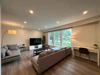 Fully Furnished 4-Bedroom Home, all-inclusive + free parking