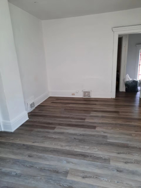 3 rooms available Near Peterborough city hall Long Term Rentals