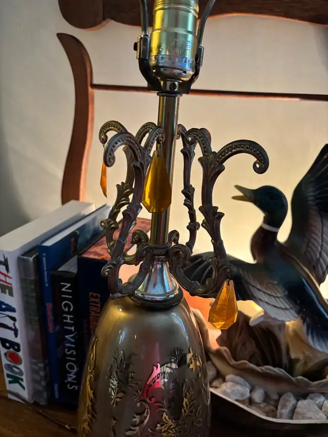 vintage lamp in Indoor Lighting & Fans in St. Catharines - Image 4