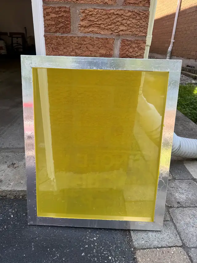 Screen printing screens