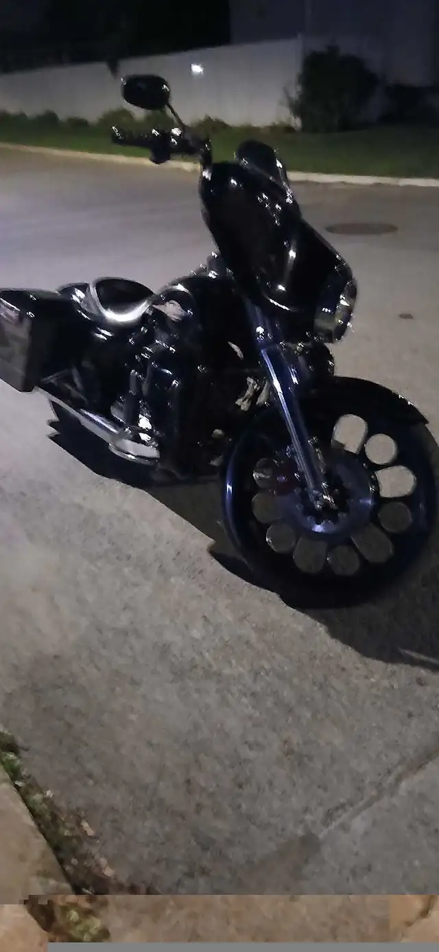 2011 harley davidson flhtc in Street, Cruisers & Choppers in Cornwall - Image 5