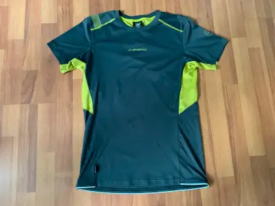 AFFICHÉ DONC DISPONIBLE & VISIBLE À LÉVIS LAUZON . LA SPORTIVA T-SHIRT RUNNING TRAIL RANDO HOMME US-...