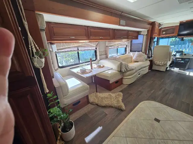Fleetwood Revolution Diesel  in RVs & Motorhomes in Comox / Courtenay / Cumberland - Image 10