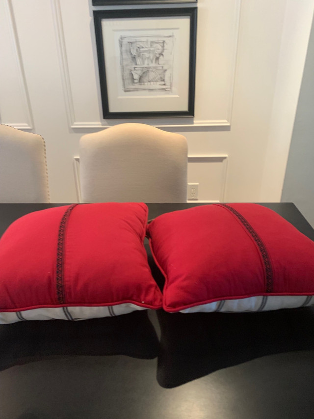 Beaver Canoe cushions in Home Décor & Accents in City of Toronto - Image 4