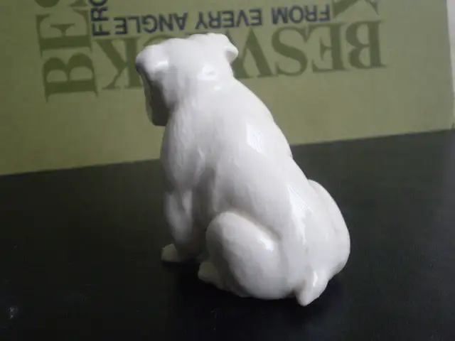 Beswick Dog Figurine - " Bulldog " - #3379 - in Arts & Collectibles in Kitchener / Waterloo - Image 7