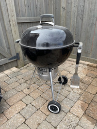 Weber 22” Premium Charcoal Grill
