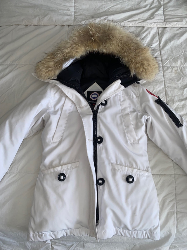 Women’s Canada Goose Jacket  in Women's - Tops & Outerwear in Oshawa / Durham Region