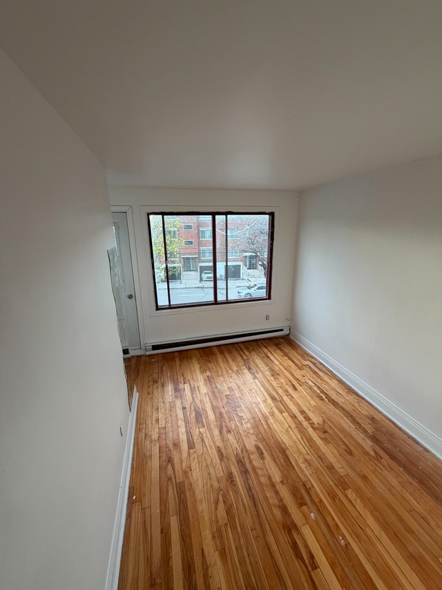 Grande chambre à louer à Rosemont - Tout inclus — photo 2