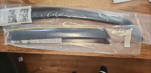 Subaru Impreza WeatherTech Side Deflector in Auto Body Parts in Laval / North Shore - Image 2