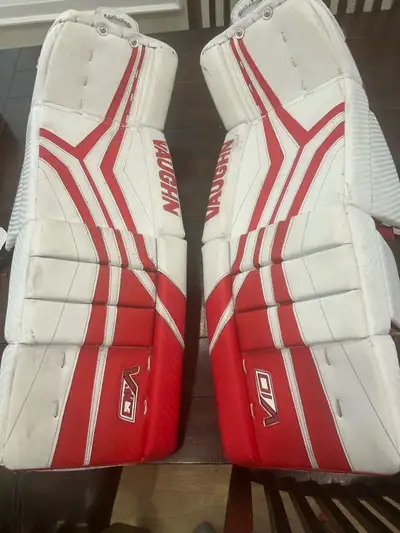 Goalie pads Vaughn  30+2, View more