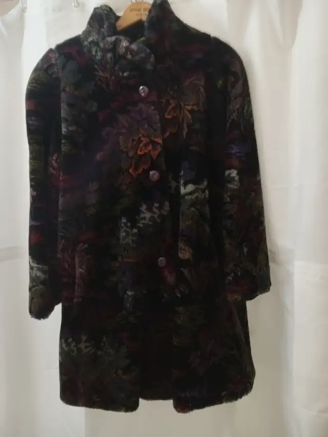 Women's outerwear in Women's - Tops & Outerwear in Cape Breton - Image 2